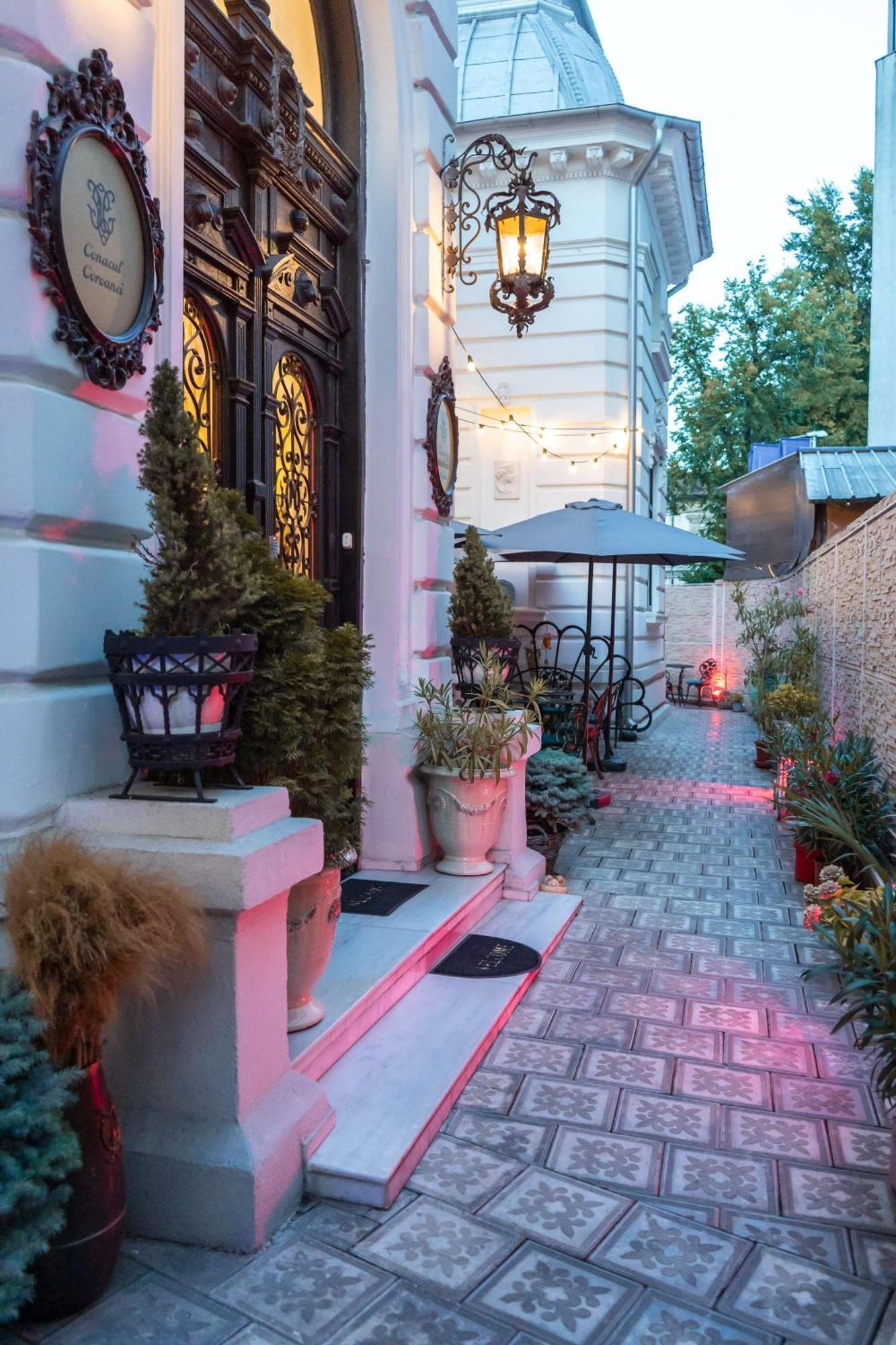 Conacul Coroanei Luxury Boutique Hotel بوخارست المظهر الخارجي الصورة