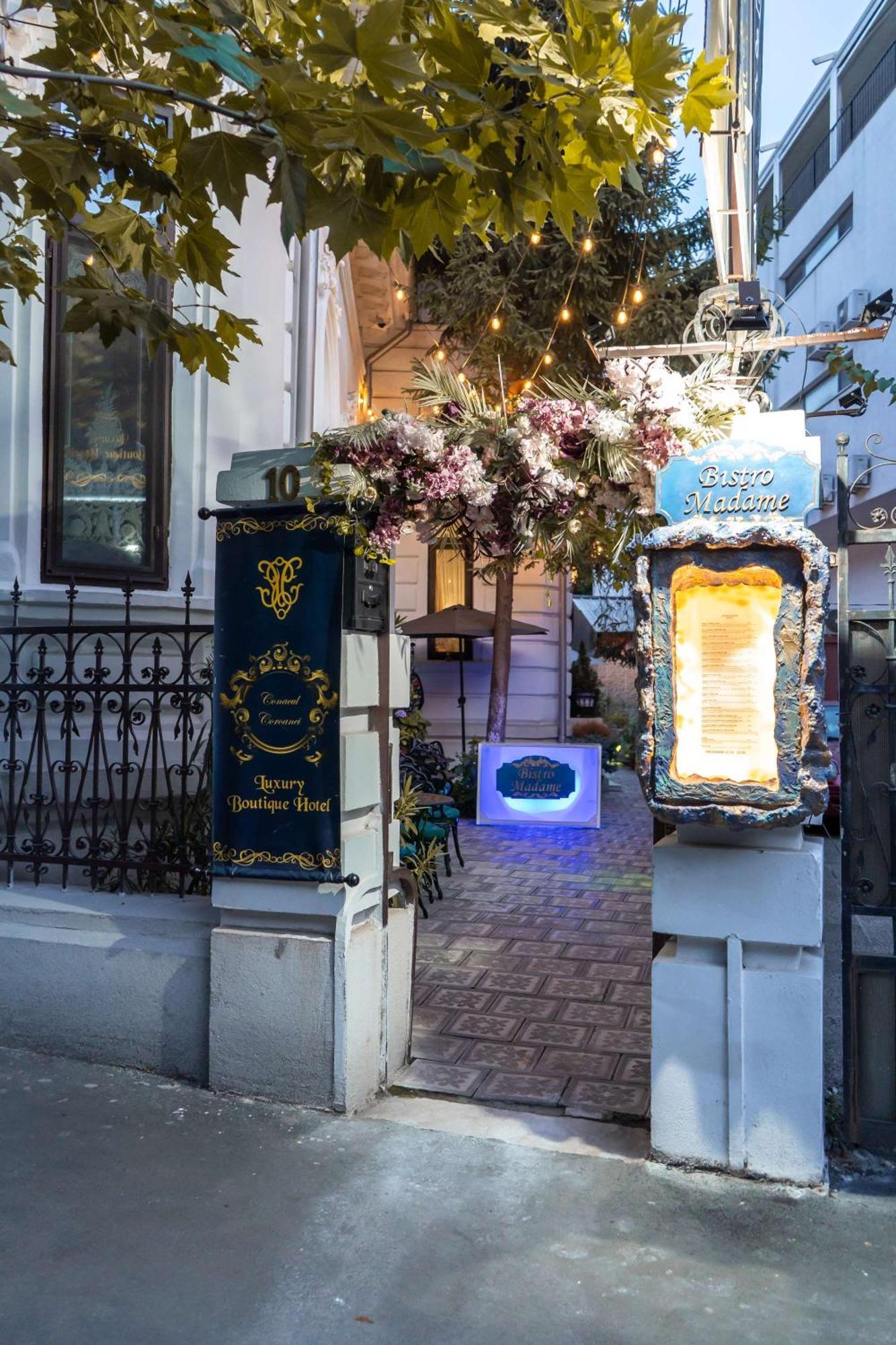 Conacul Coroanei Luxury Boutique Hotel بوخارست المظهر الخارجي الصورة