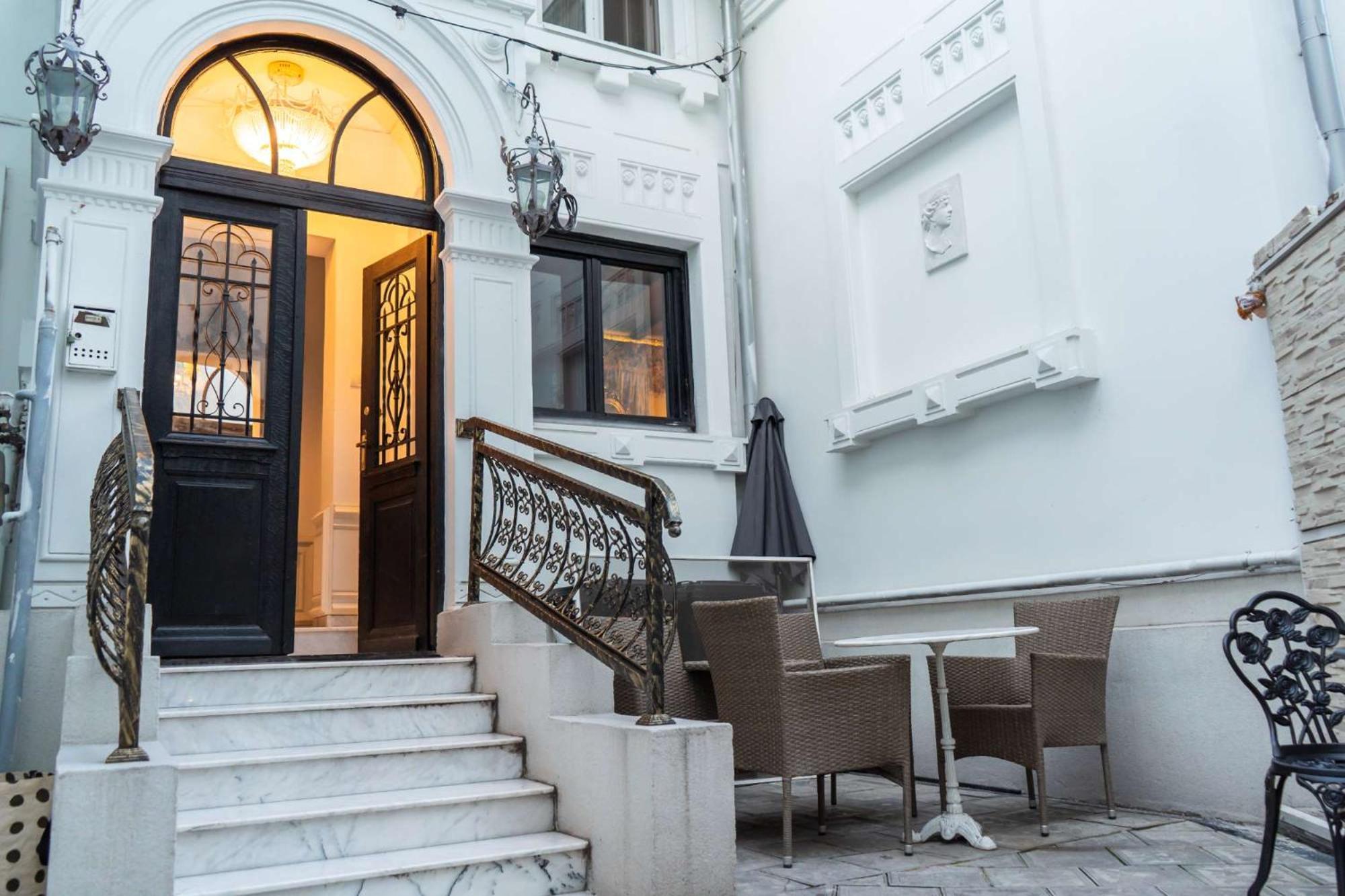 Conacul Coroanei Luxury Boutique Hotel بوخارست المظهر الخارجي الصورة
