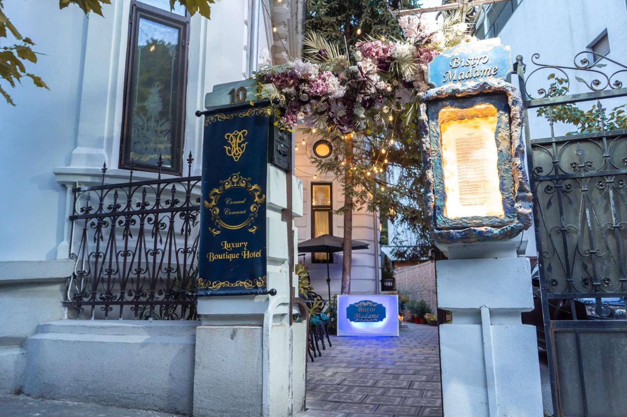 Conacul Coroanei Luxury Boutique Hotel بوخارست المظهر الخارجي الصورة