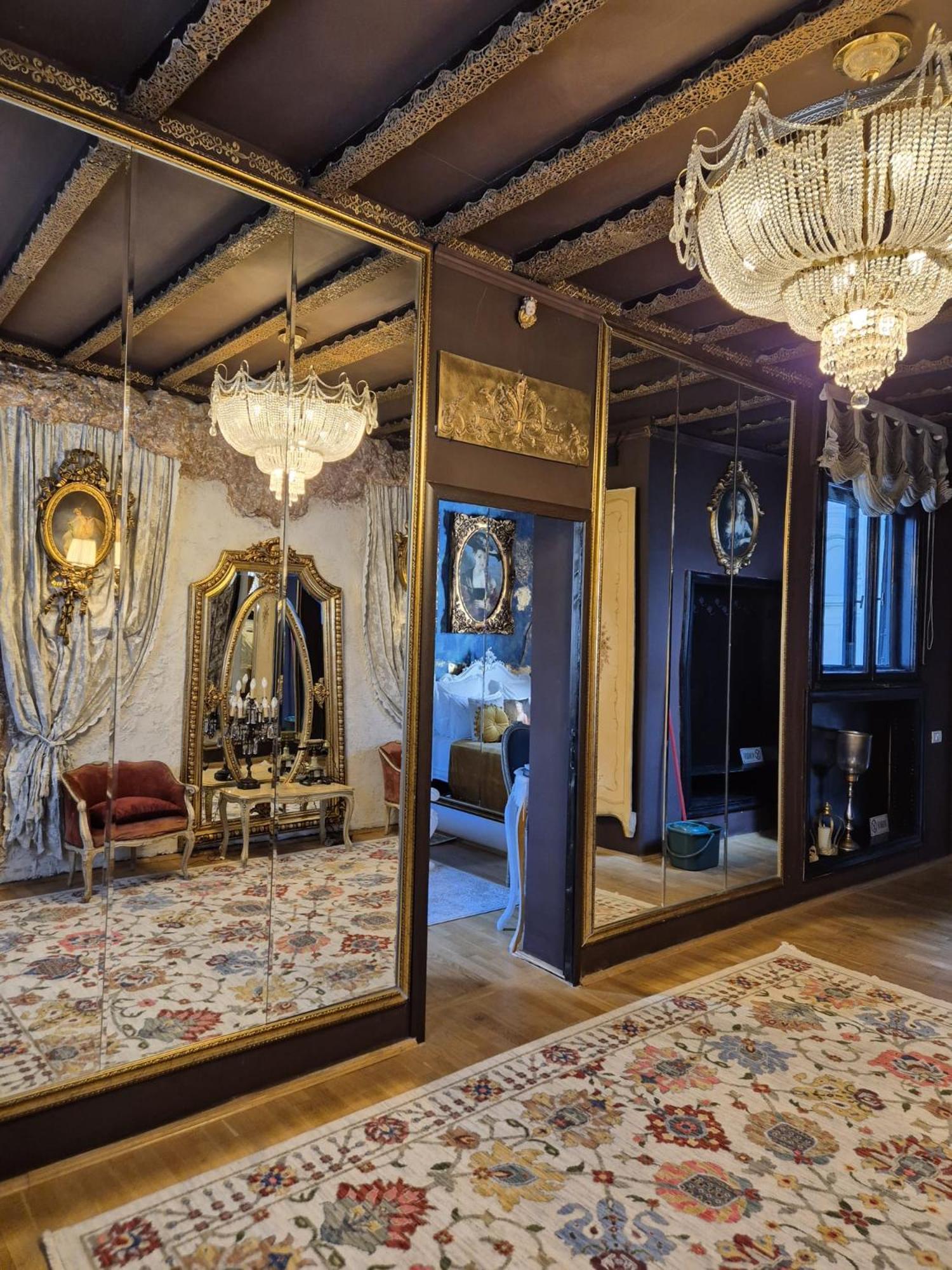 Conacul Coroanei Luxury Boutique Hotel بوخارست المظهر الخارجي الصورة